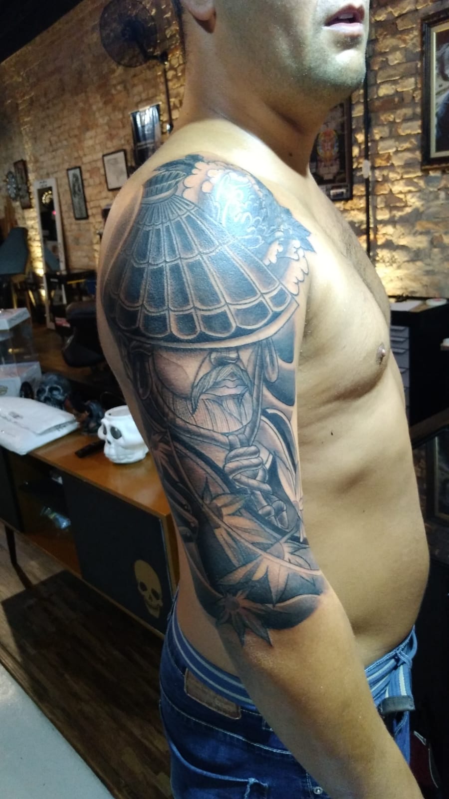 Tatuagem Realista sombreada de retrato com nuances suaves
